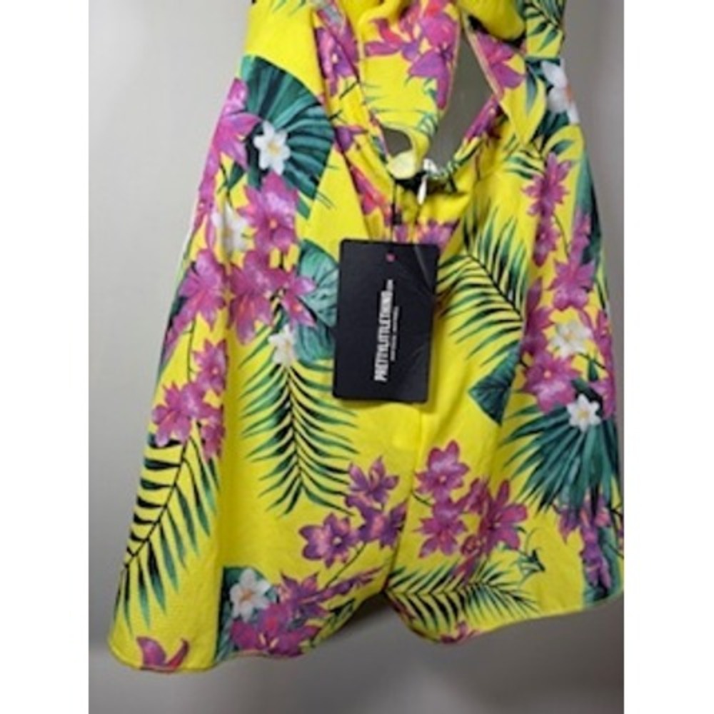 NEW PrettyLittleThing Floral Romper Size 6 Yellow Ruffle Cutout Tie Back Beach - Picture 5 of 7